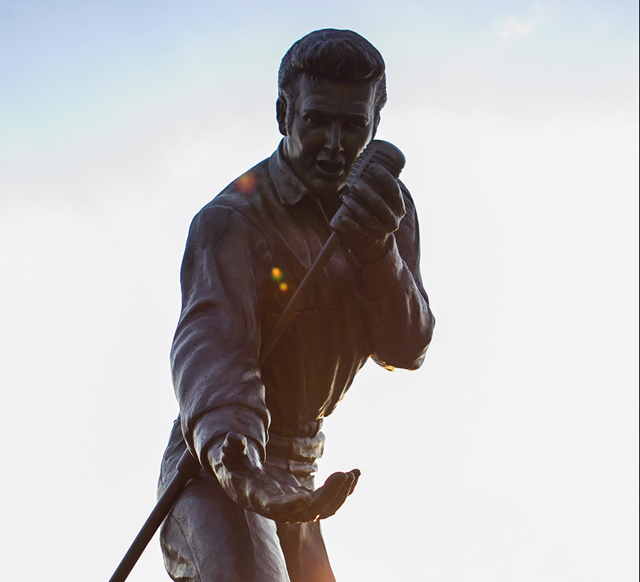 elvisstatueforweb