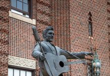 Explore Shreveport and Bossier City, Louisiana Shreveport's Municipal Auditorium broadcasted Elvis Presley’s first television appearance in 1955.