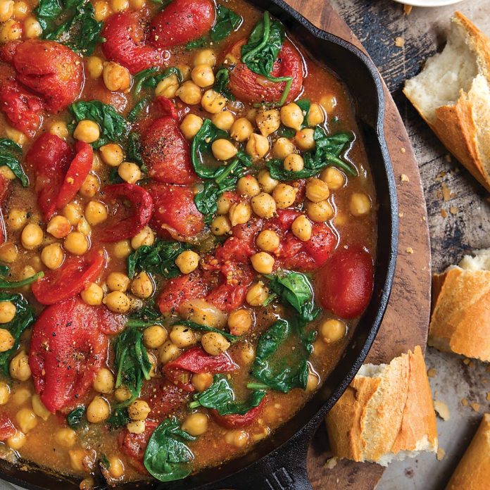 Braised Chickpeas with Tomatoes