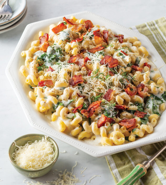 sblpasta814_0302 Lemony Spinach and Bacon Mac and Cheese