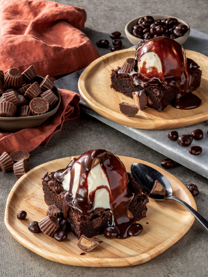 It doesn’t get much more nostalgically delicious than these irresistible Fudgy Chocolate Peanut Butter Brownie Sundaes.