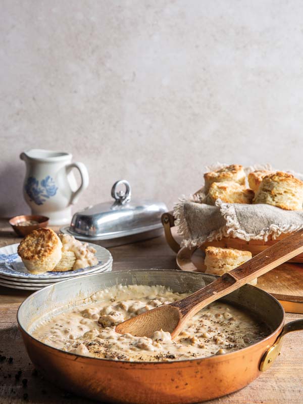 Buttermilk Biscuits with Sawmill Gravy