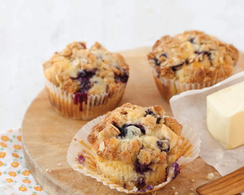 Streusel-Topped Blueberry Muffins