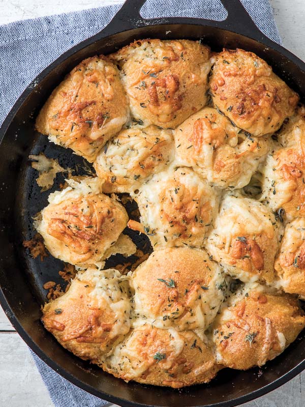 Cheesy Skillet Rolls