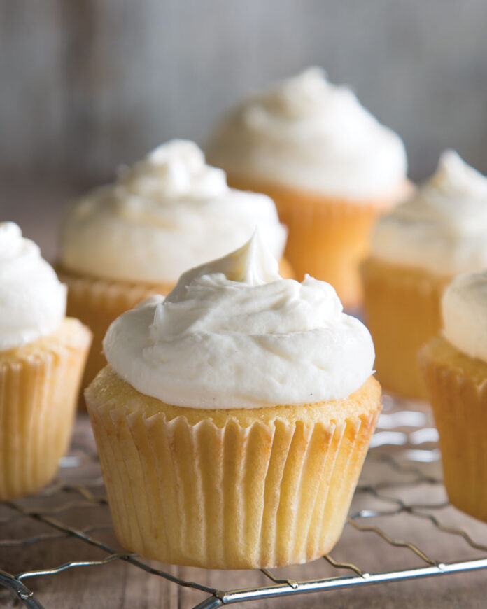 Winter White Vanilla Cupcakes